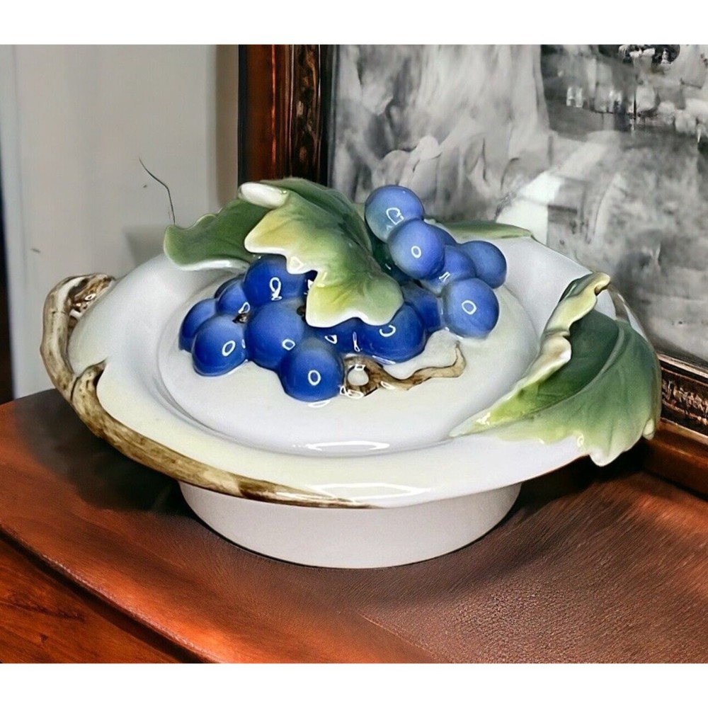 VTG Graff Porcelain 3D Trinket Box Raised Grapes Leaves Lid 4.5 in. Circa 1950s